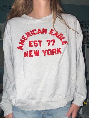 American Eagle White Crewneck Sweatshirt with Navy Logo Tag